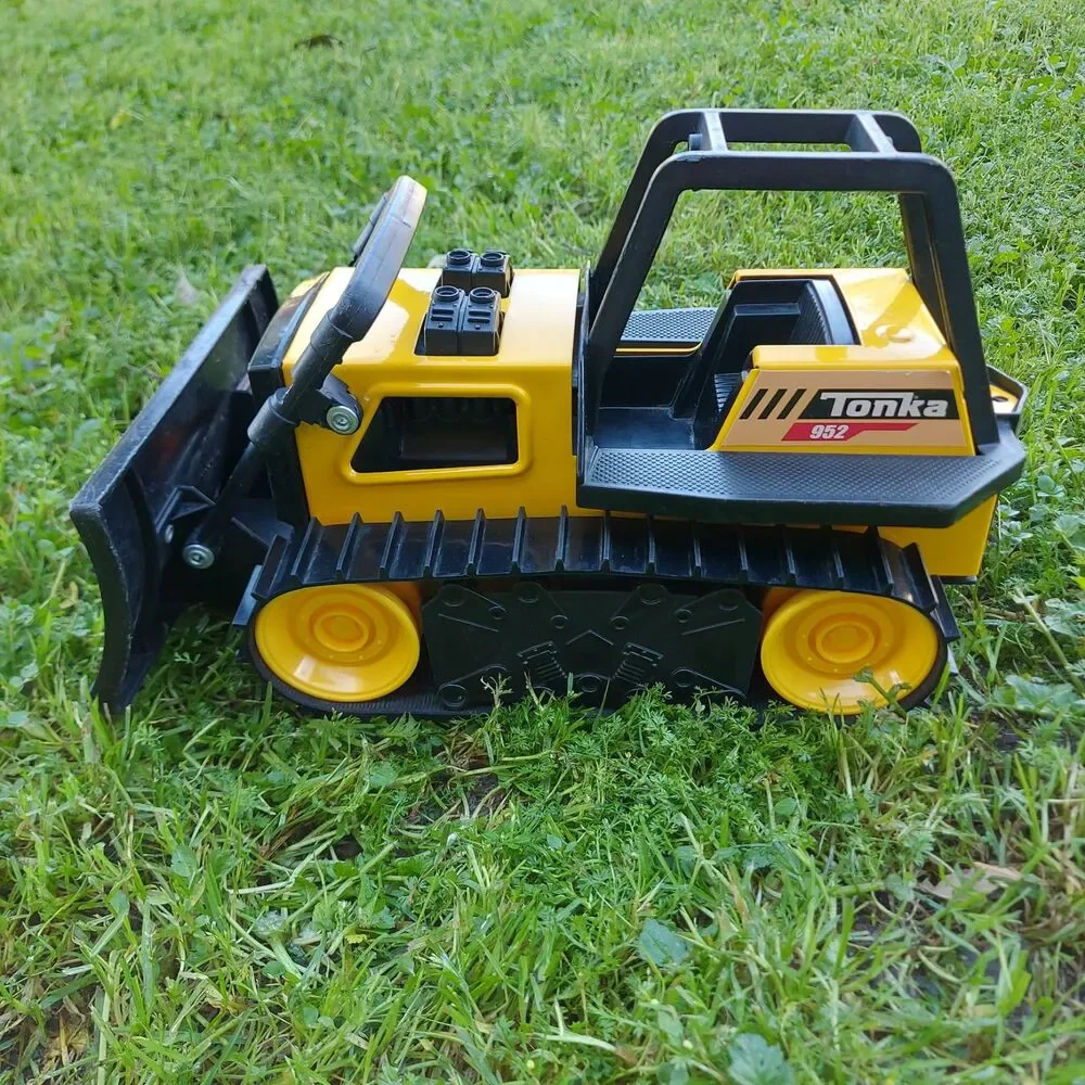 Tonka Hasbro Bulldozer Yellow 952 Steel Plastic Retro Collectible Toy Truck